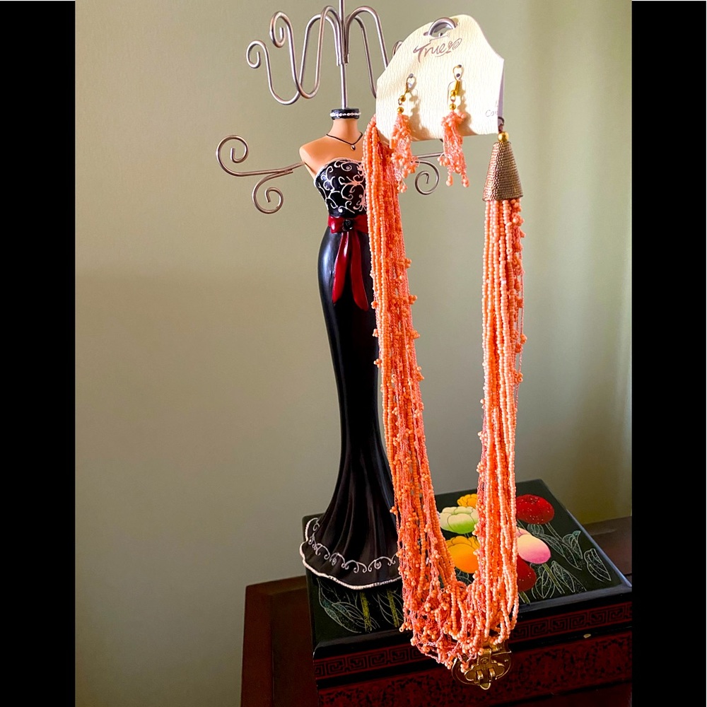 True jewelry set in beautiful light orange color